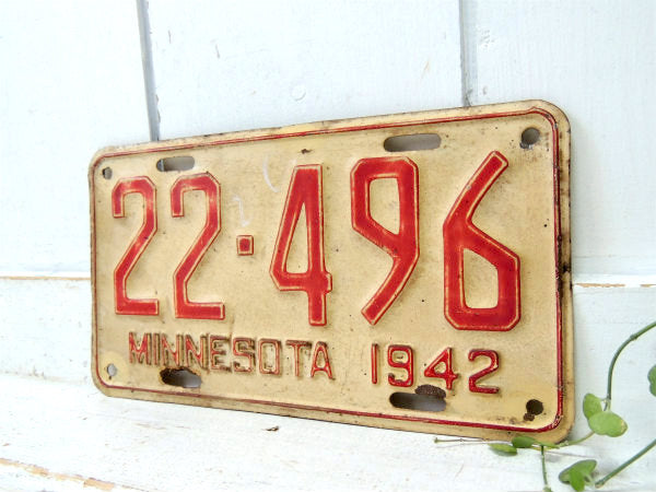 22 496 MINNESOTA・ミネソタ 1942年・ビンテージ・ホワイト×レッド・ナンバープレート・USA