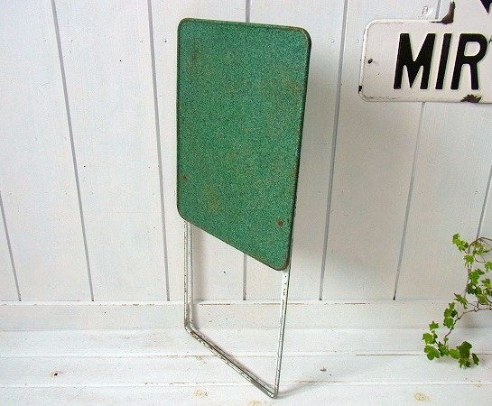 グリーンの小さなヴィンテージ・フォールディング・テーブル/折り畳み式テーブル　USA