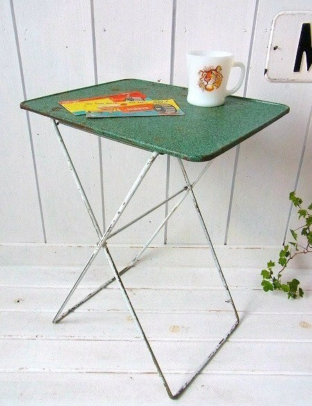 グリーンの小さなヴィンテージ・フォールディング・テーブル/折り畳み式テーブル USA