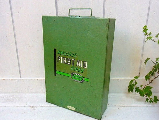 【FIRST AID】ファーストエイド・ヴィンテージ・救急箱/メディスンキャビネット/飾り棚 USA