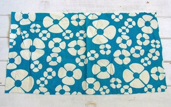 レトロな花柄・デッドストック・ヴィンテージ・ファブリック/生地/はぎれ USA