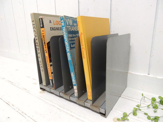 【LIT-NING】仕切り可動式・グレー色・メタル製・ヴィンテージ・書類スタンド/ブックスタンド