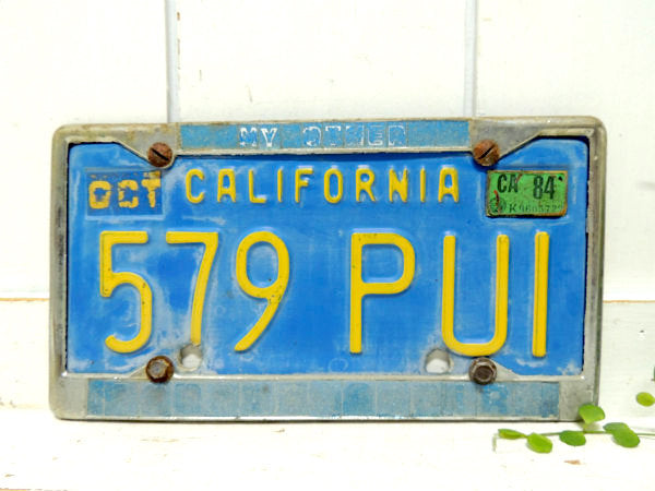 【カリフォルニア・579 PUI】ヴィンテージ・ブルー&イエロー・ナンバープレート・フレーム付き