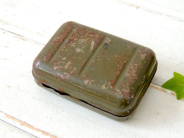 【Soap】第二次世界大戦・WWII・カーキ色・ティン製・ヴィンテージ・ソープケース/石鹸箱 USA