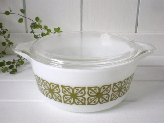 PYREX グリーンの花柄 シンデレラキャセロール