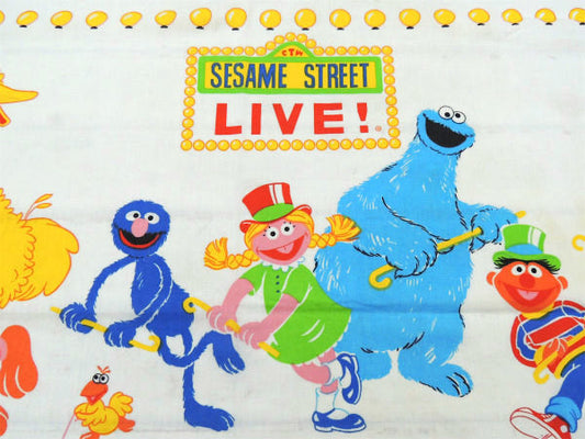 【セサミストリートの仲間たち】LIVE!ライブ柄・ヴィンテージ・カーテン(ハーフサイズ)
