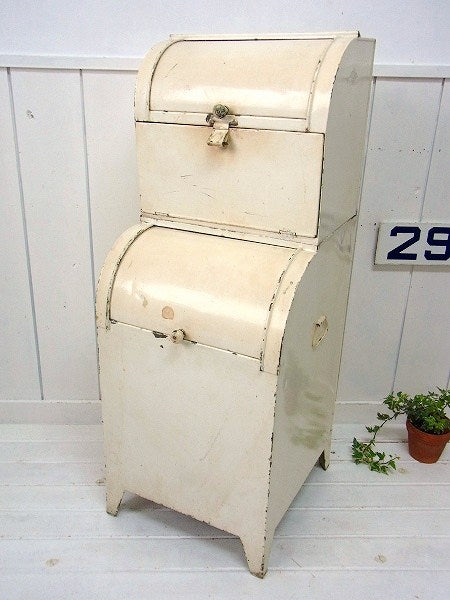 【DeLuxe】アイボリー色・2段式・アンティーク・キッチンキャビネット/ブレッドケース USA