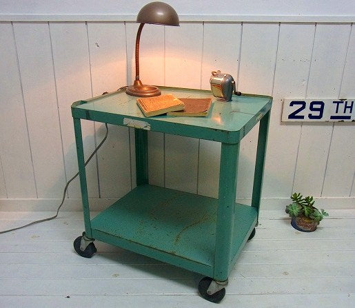 【インダストリアル/作業台】2段式・ワゴンカート/キャスター&コンセント付き・ビンテージ/USA