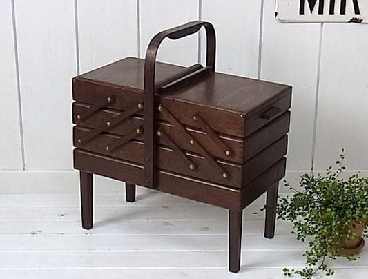 木製 脚付きアンティーク・ソーイングボックス・裁縫箱 USA