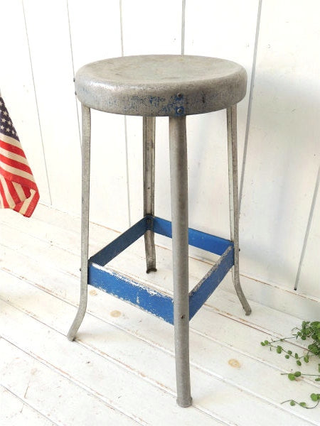 インダストリアル アルミ製・ヴィンテージ・ラウンドスツール・チェア・ガレージスツール・USA