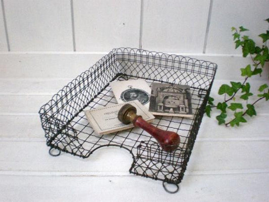 【南仏・フランス】アンティーク・ワイヤー書類トレー・脚付き・書類入れ・ステーショナリー・文房具