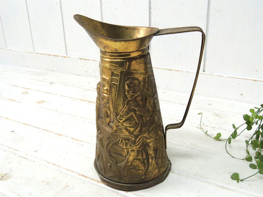 【真鍮製・ゴールドトーン】アンティーク・ピッチャー・水差し・ジャグ・ガーデニング・ジョウロ・エンボス