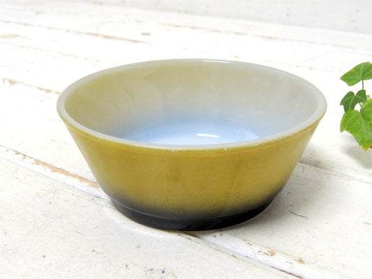 【Fire King】ファイヤーキング・カーキグリーン×ブラック色・サラダボウル/ヴィンテージ食器