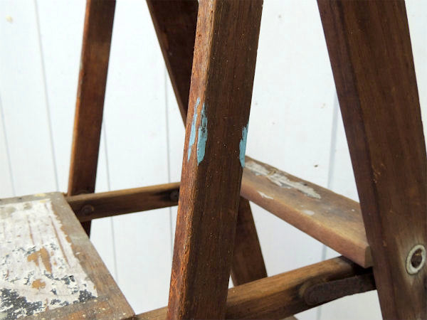 ミドルサイズ・シャビー・木製・アンティーク・ステップラダー・脚立・ガーデニング