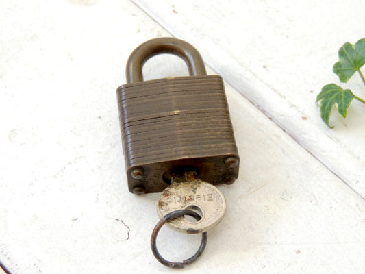 【USN・海軍】マスターロック・ヴィンテージ・南京錠・パッドロック・ミリタリー・鍵付き・USA