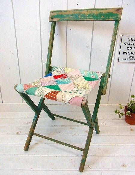 パッチワークキルト×木製・シャビーなアンティーク・折り畳みイス/チェア USA