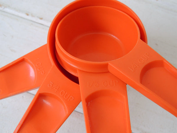 【タッパーウェア】オレンジ色・ヴィンテージ・メジャーリングカップ/計量カップ4個セット