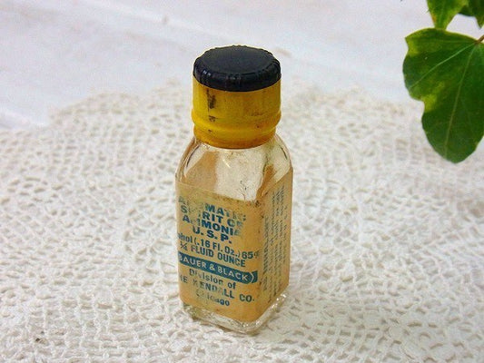 ピンク色の小さなヴィンテージ・薬瓶/メディスンボトル/ガラスボトル USA