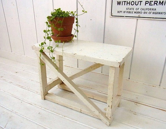 【白色のペンキ】シャビーな木製・アンティーク・スツール・踏み台・チェア USA