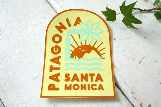 パタゴニア・patagonia サンタモニカ SANTA MONICA カリフォルニア ステッカー クリームイエローベース