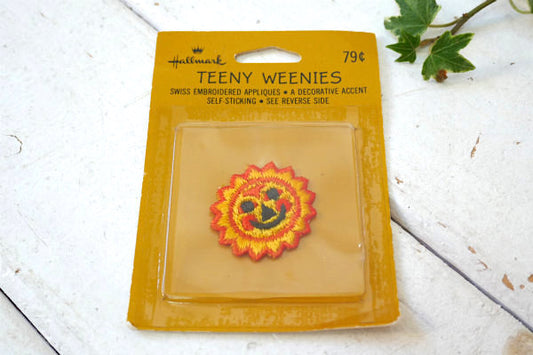 スマイル 太陽 ホールマーク 1970s お日様 ヴィンテージ ワッペン 刺繍 デッドストックUSA 裁縫