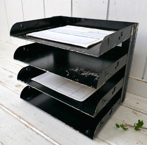 ブラックカラー メタル製 4段式 ヴィンテージ 書類ラック ファイルラック 書類トレイ デスクトレイ