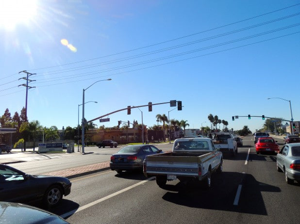 看板やストリートサイン見ながら ボチボチ 愛車 FORD VANでカリフォルニアをドライブ!!!　CALIFORNIA STYLE
