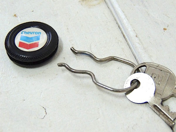 Chevron シェブロン オイルカンパニー アドバタイジング タイヤ型 ヴィンテージ キーホルダー 鍵2本付き USA