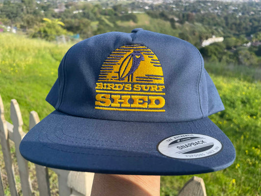 BIRD'S SURF SHED バードサーフシェッド カリフォルニア サンディエゴ サーフショップ ネイビー×ゴールド 刺繍 フレックスフィット キャップ 芯なし ステッカー付き