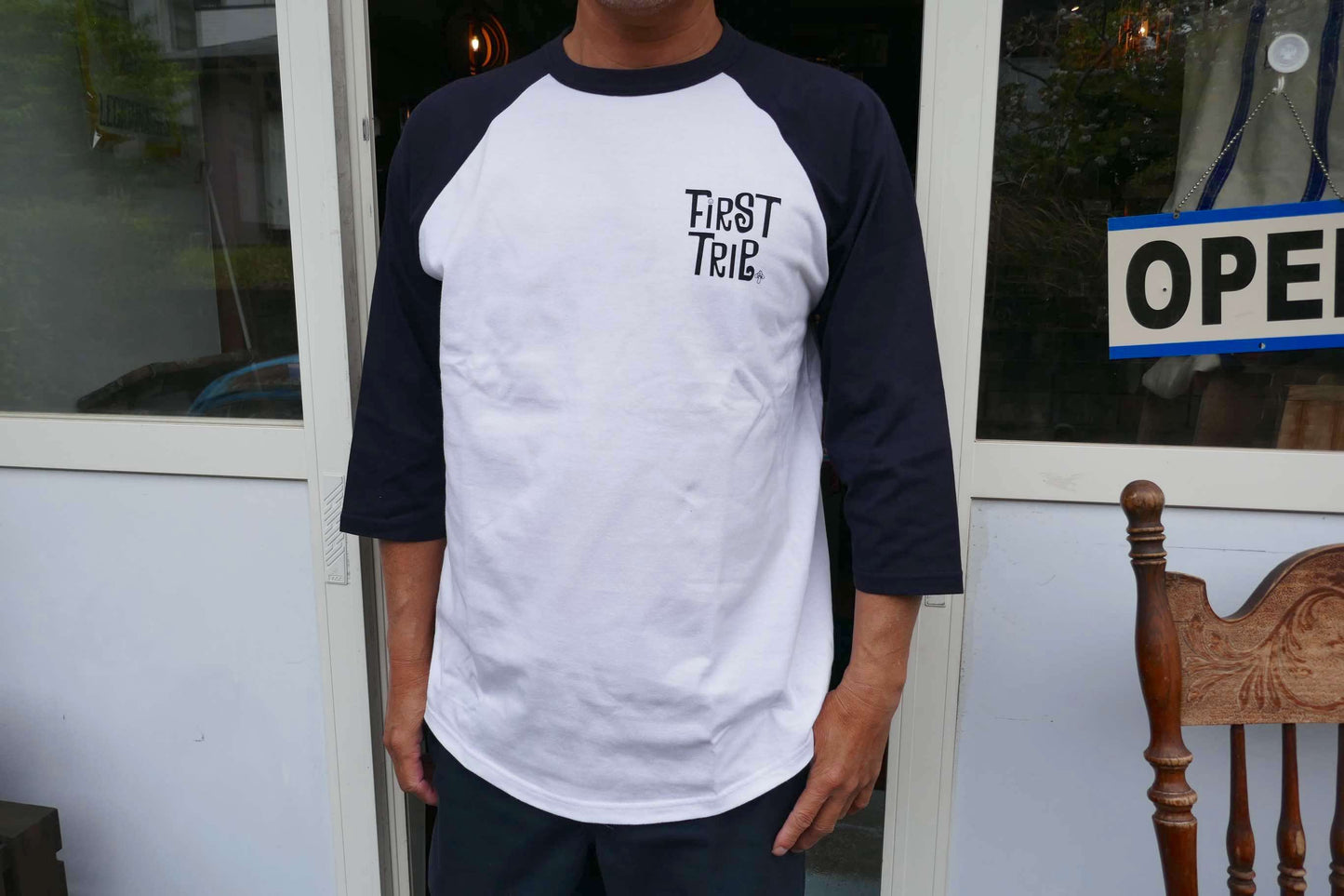 再入荷！First Trip ファーストトリップ スマイル＆キノコ 60's デザイン ホワイト×ネイビー オリジナル ラグラン七分袖 Tシャツ ラグランスリーブ ベースボールTシャツ 新品 アパレル