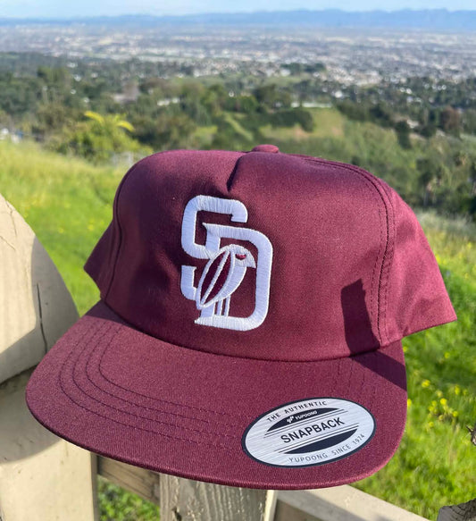 SD BIRD'S SURF SHED バードサーフシェッド 鳥ロゴ カリフォルニア サンディエゴ サーフショップ マルーン×ホワイト 刺繍 フレックスフィット キャップ 芯なし ステッカー付き
