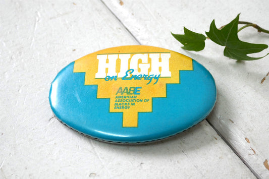 HIGH on Energy ハイエナジー AABE AMERICAN ヴィンテージ メッセージ付き 缶バッジ USA