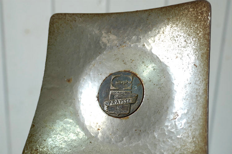 FRAYSSE PARIS フランス メタル製 ハンマードフィニッシュ ヴィンテージ トレイ　ケーリュケイオン 薬局　ヴィンテージ  フランスプレート