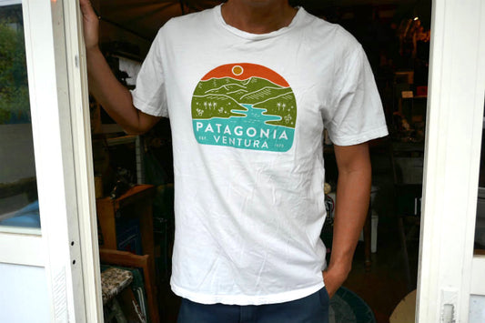 Patagonia パタゴニア ベンチュラ本店 リバーマウス メンズ Tシャツ&ステッカー ホワイト