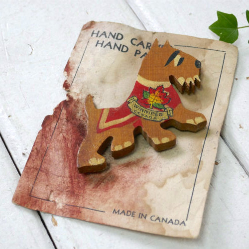 CANADA カナダ スーベニア品 スコティッシュテリア 犬 手彫り 木彫り デッドストック ヴィンテージ ブローチ アクセサリー