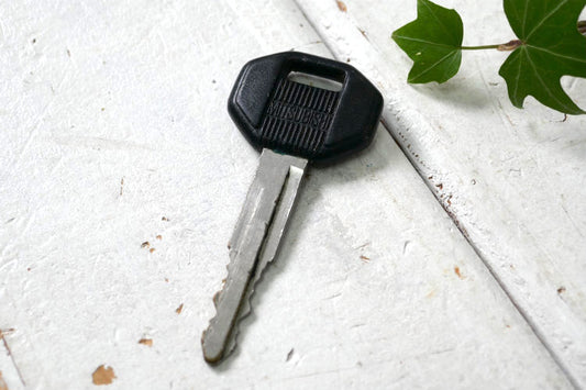 三菱自動車 US MITUBISHI ヴィンテージ 車鍵 自動車キー モーター系 キーホルダー KEY