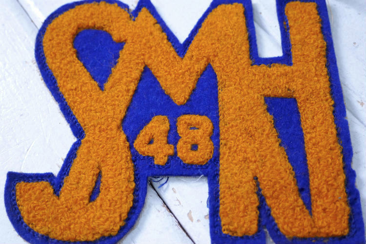 SMH 48 アルファベット イニシャル イエロー×ブルー ヴィンテージ シニールワッペン 刺繍ワッペン ファッション USA