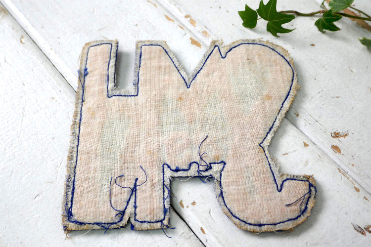 SMH 48 アルファベット イニシャル イエロー×ブルー ヴィンテージ シニールワッペン 刺繍ワッペン ファッション USA