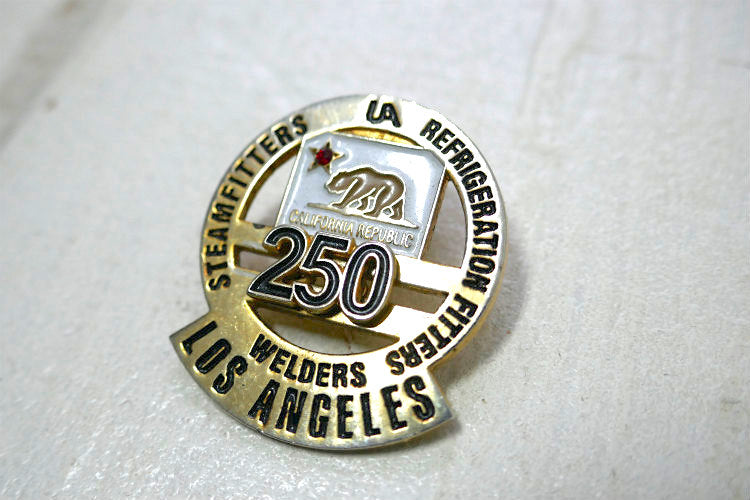 アメリカ UNION ロサンゼルス 労働組合 溶接工 記念品 ピンバッジ アドバタイジング カリフォルニア州旗 デザイン アクセサリー 250 STEAMFITTERS LA REFRIGERATION FITTERS
