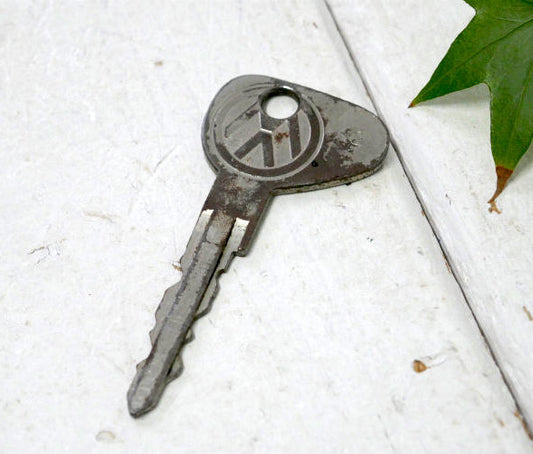 VW フォルクスワーゲン key ドイツ車 ビンテージ 34 K 049 自動車キー モーター系 ガレージ 空冷エンジン