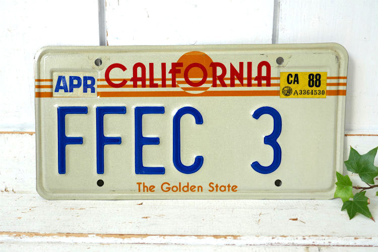 CALIFORNIA カリフォルニア ヴィンテージ ナンバープレートAPR CA88 FFEC 3 The Golden State アメ車 USA