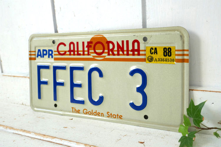 CALIFORNIA カリフォルニア ヴィンテージ ナンバープレートAPR CA88 FFEC 3 The Golden State アメ車 USA