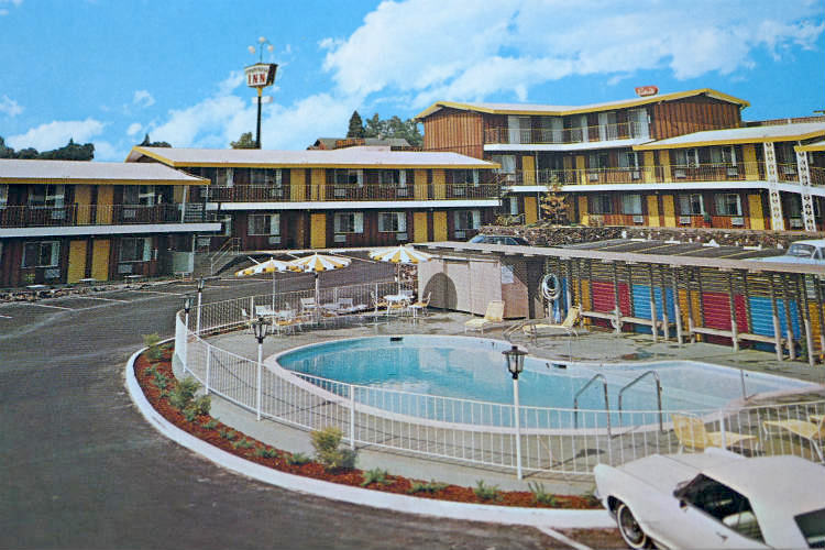 AAA トリプルエー カリフォルニア州 The Ponderosa Inn モーテル ヴィンテージ ポストカード 絵葉書 USA アメ車