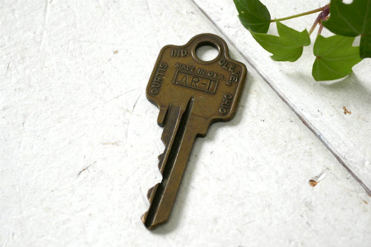 AR-1 CURTIS IND. CLEVE OHIO ヴィンテージ 真鍮 KEY 古鍵 キー U.S.A.