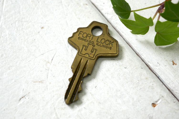 FORT LOCK CHICAGO 775  フォートロック KEY イリノイ州 シカゴ ヴィンテージ真鍮 キー 鍵  城 ロゴ USA