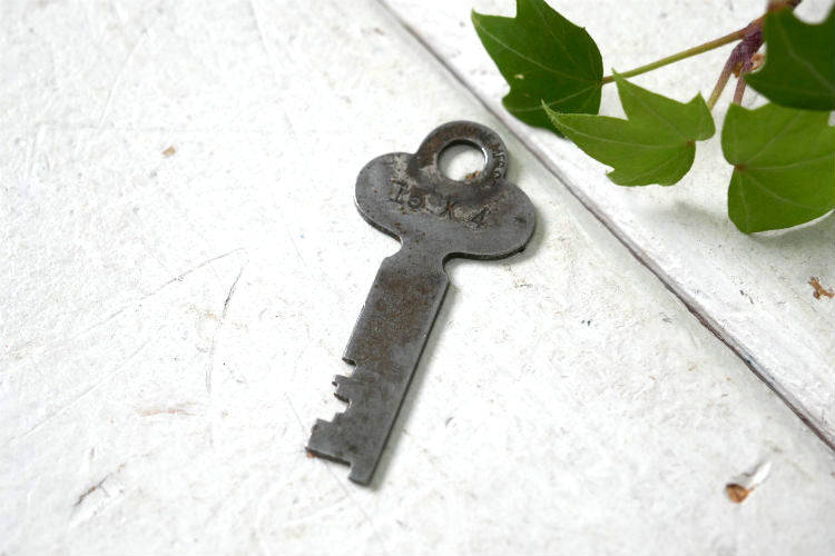 MADE IN USA ヴィンテージ THE YALE&TOWNE MFG.CO. ビンテージ キー 15 × 4 古鍵 KEY
