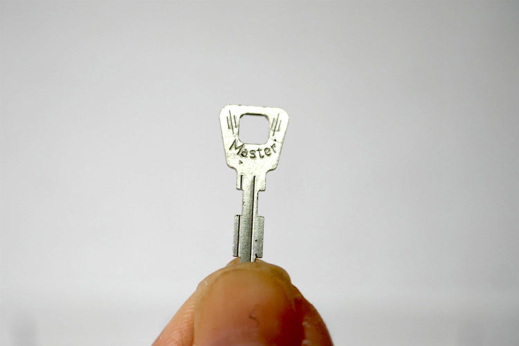 マスターロックKEY ヴィンテージ ビンテージ キー Master 極小 古鍵　MADE IN USA