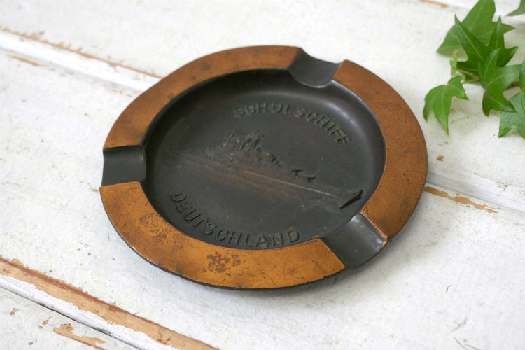 ドイッチュラントSCHULSCHIFF DEUTS CHLANDS ドイツ軍 海軍 軍艦 装甲艦 ヴィンテージ 灰皿 アシュトレイ