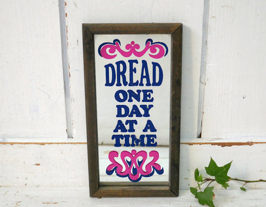 “DREAM ONE DAY AT A TIME” レトロポップ 木製フレーム 70's ヴィンンテージ ミラー パブミラー 壁飾り ウォールデコ 鏡 USA