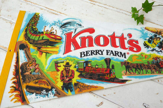 Knott's Berry Farm ナッツベリーファーム 恐竜 カリフォルニア テーマパーク 遊園地 80's ヴィンテージ ペナント バナー 旗 壁飾り USA
